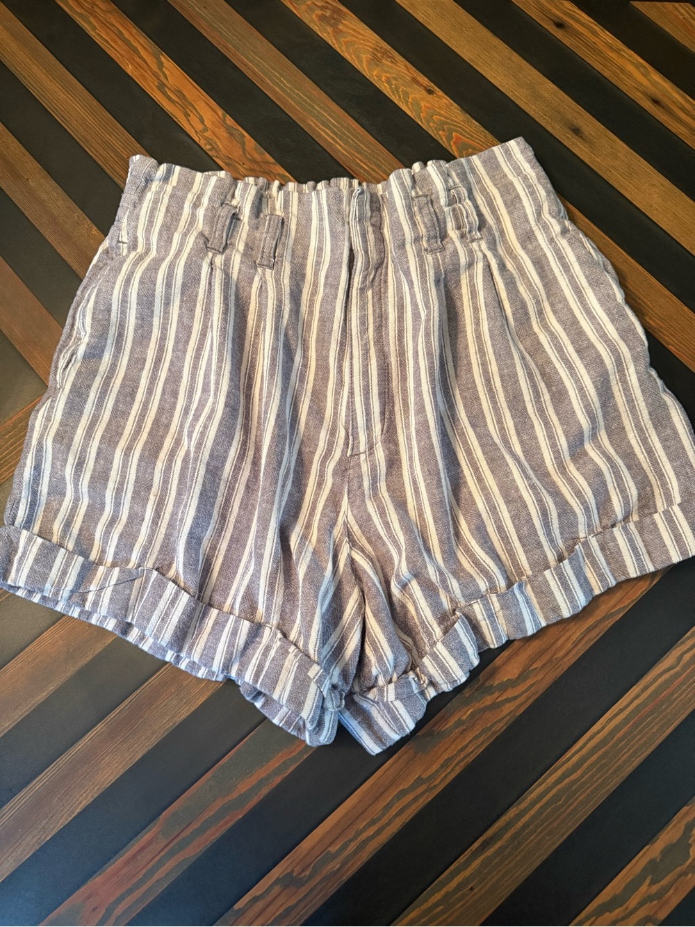 Abercrombie & Fitch Striped Linen Shorts - Blue/White